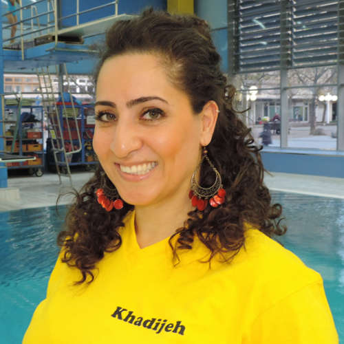 DJK-Trainer Khadijeh für Schwimmkurs Jugendschwimmabzeichen Silber